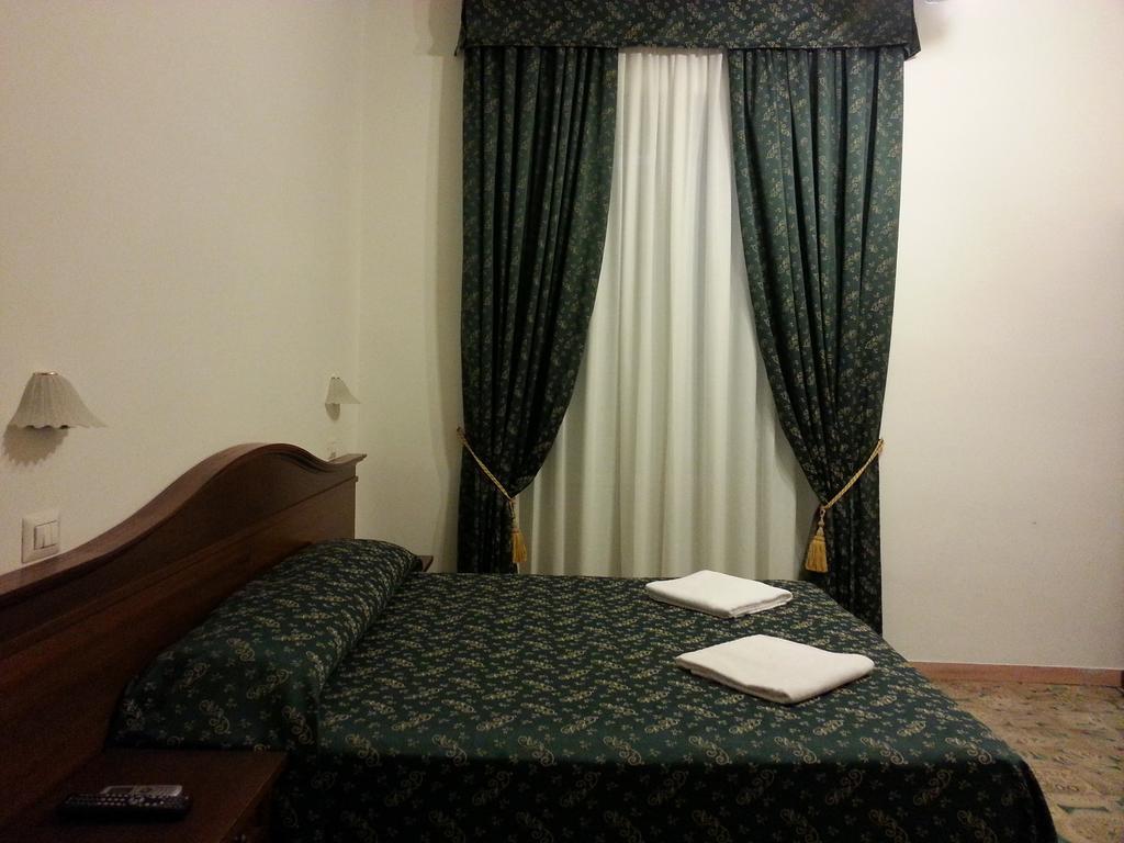 Guesthouse Alex II Rom Zimmer foto
